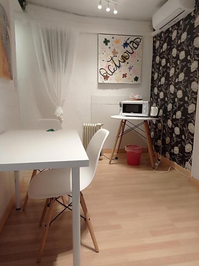Double Private In The Center Metro L1 & L5 Bed & Breakfast Barcellona